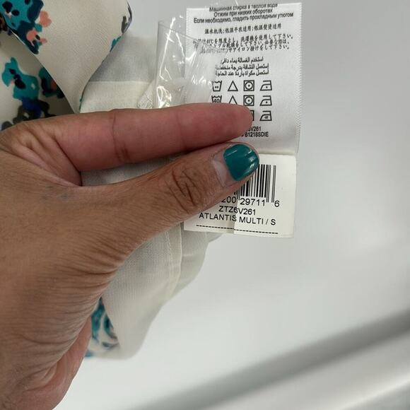 BCBGeneration Atlantis Multi shift dress cap purple floral Sleeve size S - Picture 12 of 12